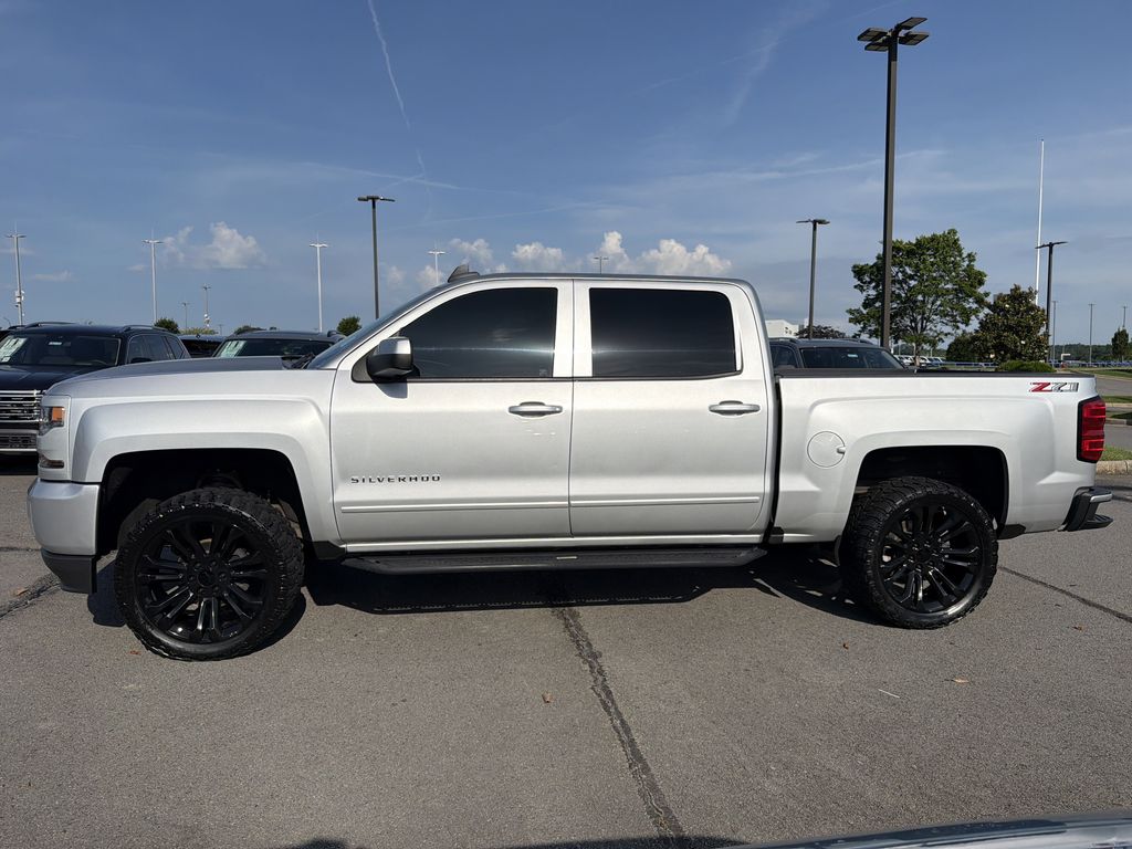 Used 2018 Chevrolet Silverado 1500 LT Z71 with VIN 3GCUKREC4JG643399 for sale in Little Rock