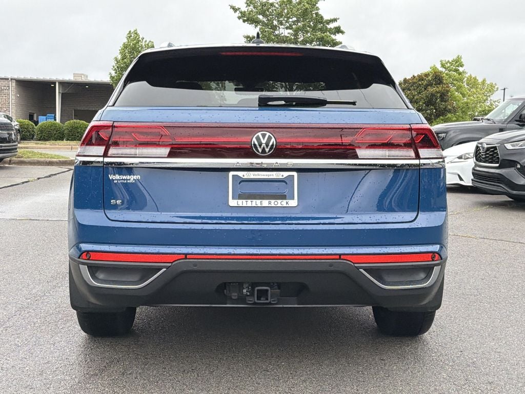 New 2025 Volkswagen Atlas Cross Sport 2.0T SE w/Technology SUV