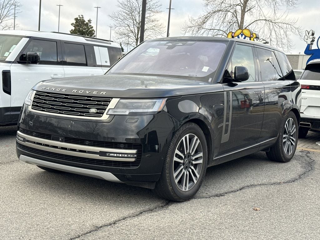 2023 Land Rover Range Rover SE's photo