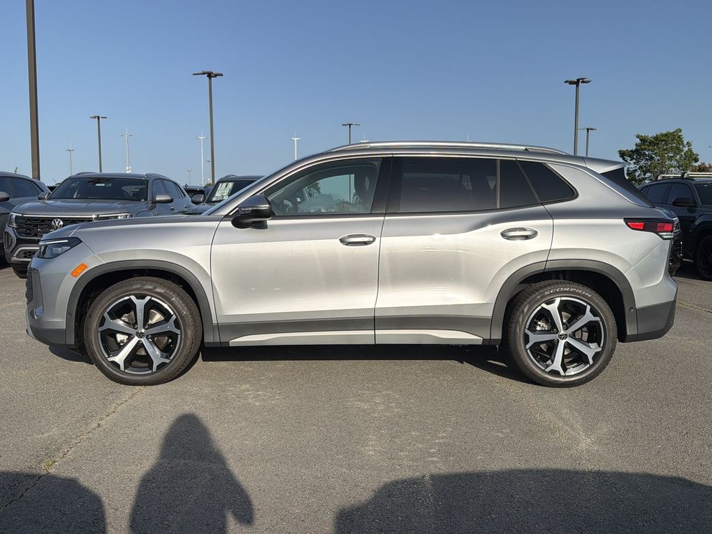 New 2026 Volkswagen Tiguan 2.0T SE SUV