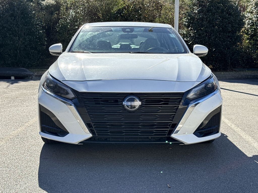 Used 2024 Nissan Altima 2.5 SL Sedan