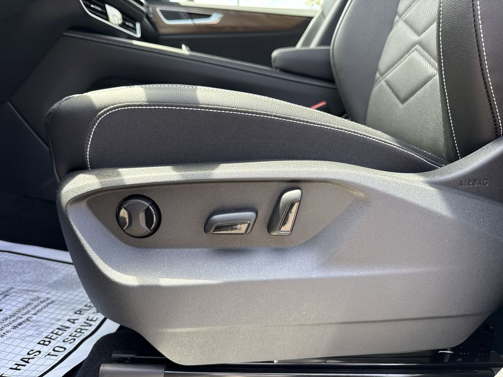 2026 Volkswagen Atlas SE w/Tech - Photo 26