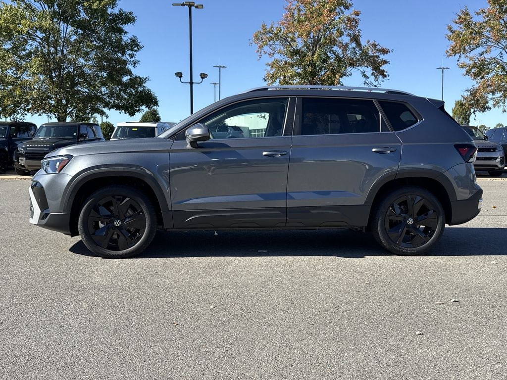 New 2025 Volkswagen Taos 1.5T SE SUV