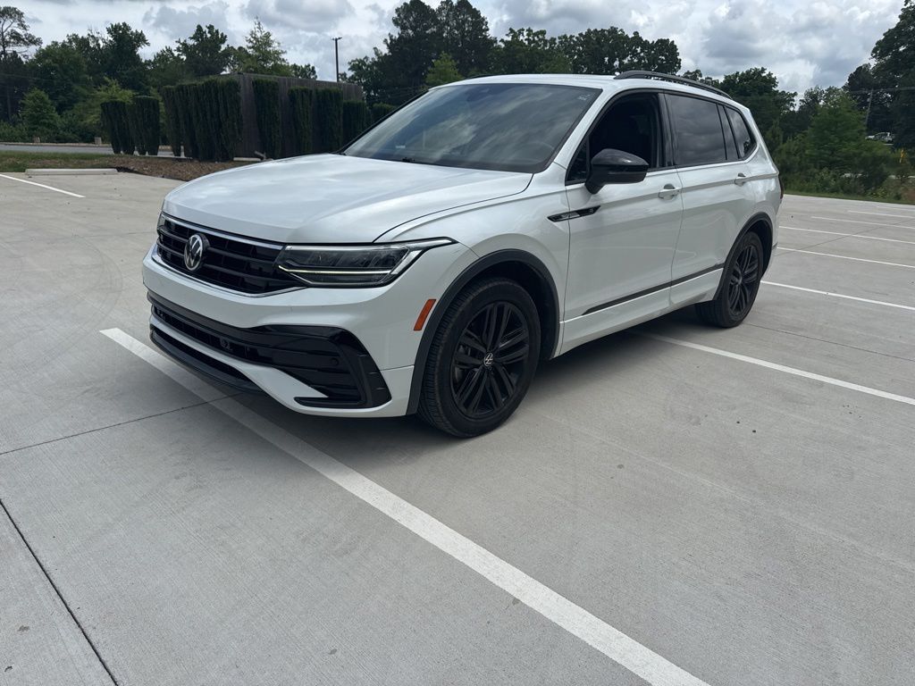 2022 Volkswagen Tiguan 2.0T SE R-Line Black's photo