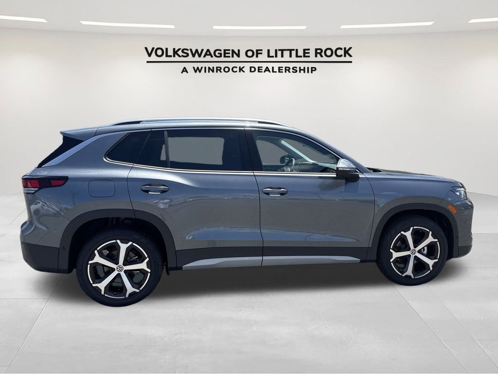 2025 Volkswagen Tiguan SE - Photo 6