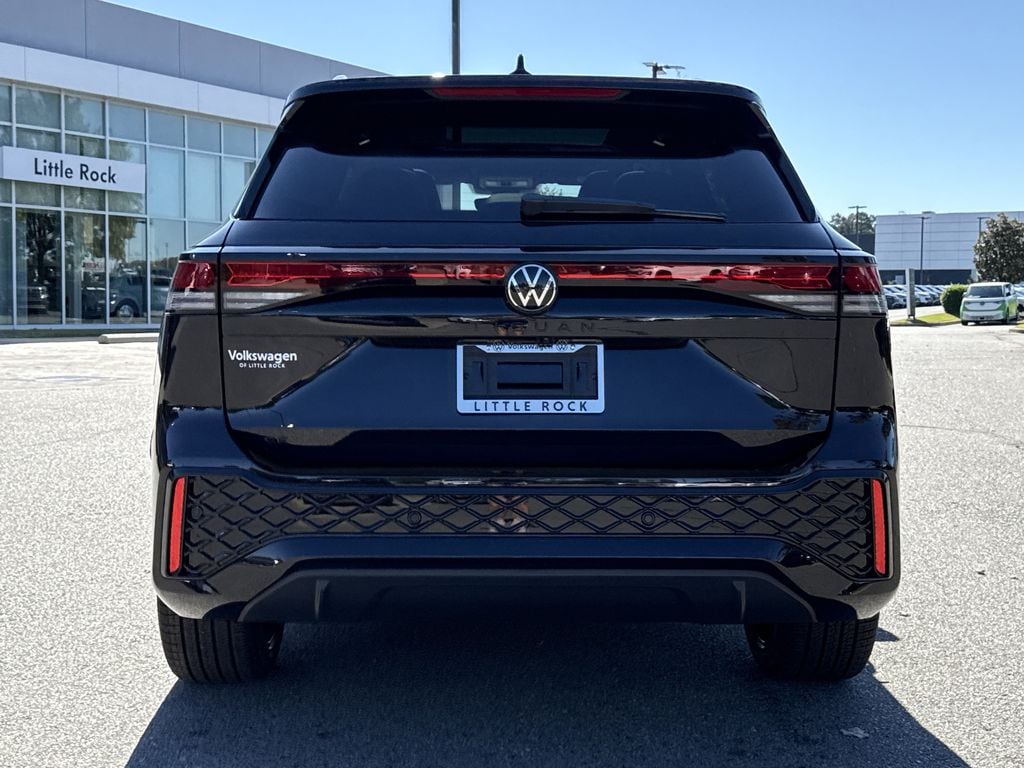 New 2026 Volkswagen Tiguan 2.0T SE R-Line Black SUV