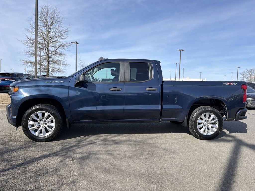 Used 2021 Chevrolet Silverado 1500 Custom with VIN 1GCRYBEK0MZ373336 for sale in Little Rock