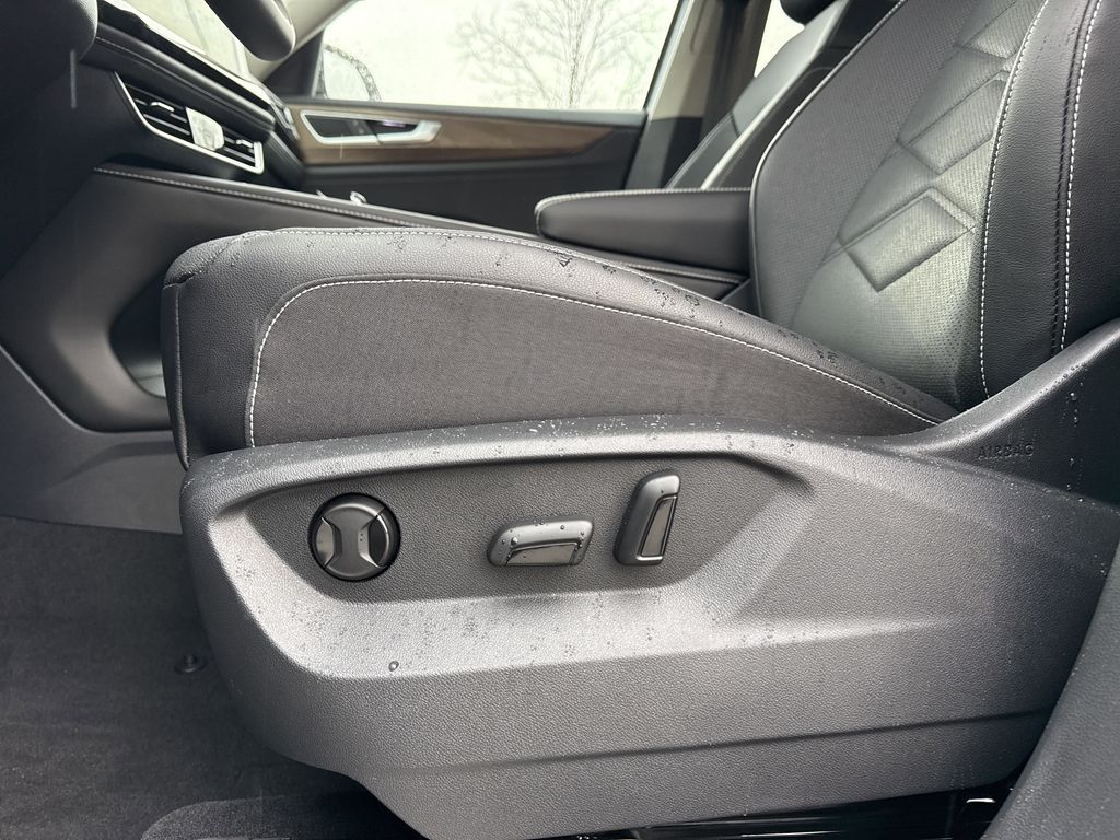 2026 Volkswagen Atlas SE w/Tech - Photo 26