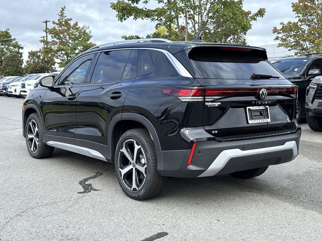 2025 Volkswagen Tiguan SE photo 2
