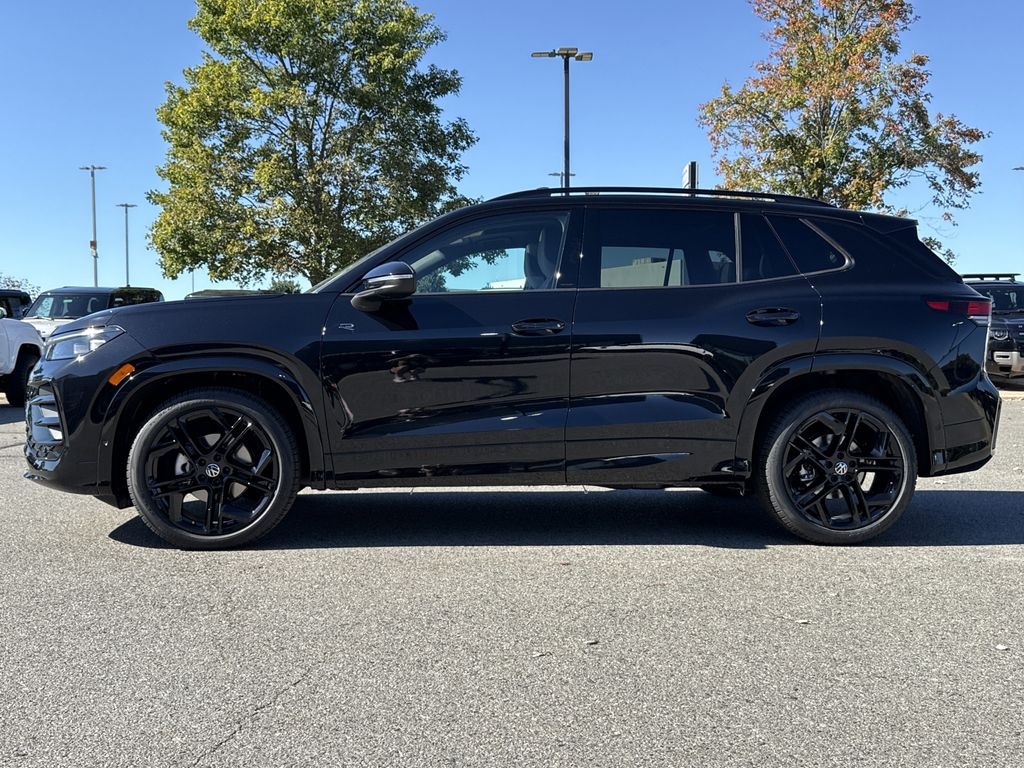 New 2026 Volkswagen Tiguan 2.0T SE R-Line Black SUV
