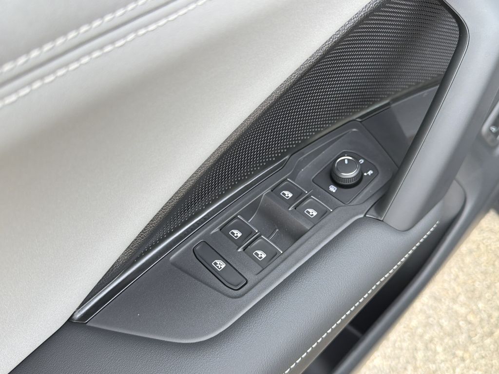 2026 Volkswagen Tiguan SE R-LINE BLACK - Photo 25