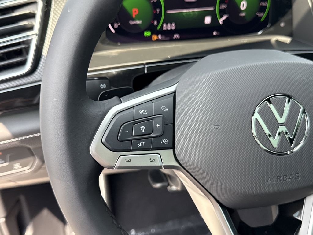 2025 Volkswagen Atlas Cross Sport SEL Premium R-LINE - Photo 25
