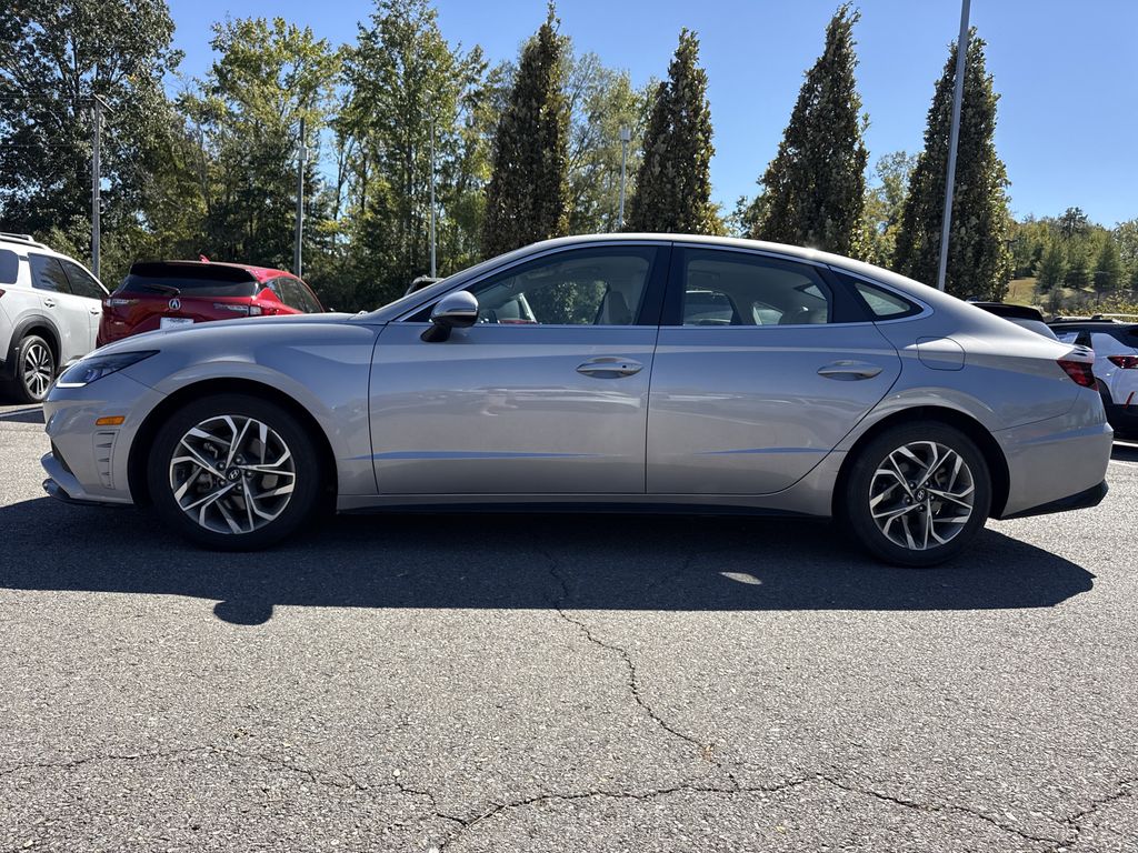 2023 Hyundai Sonata SEL photo 2