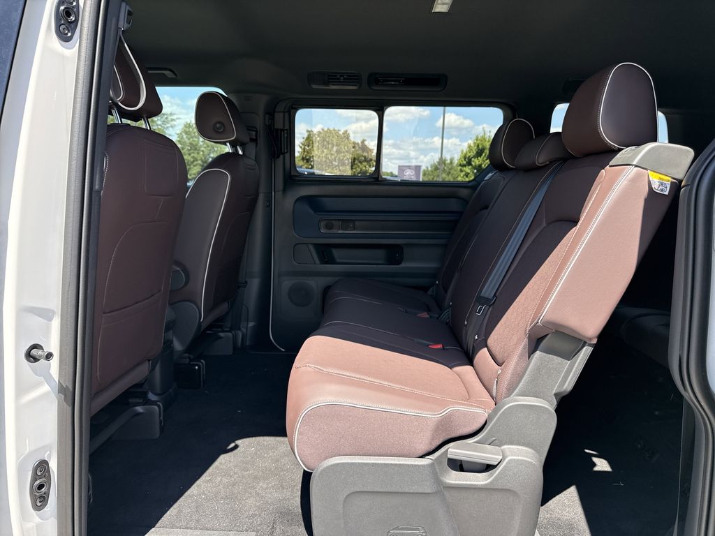 2025 Volkswagen ID. Buzz PRO S - Photo 14