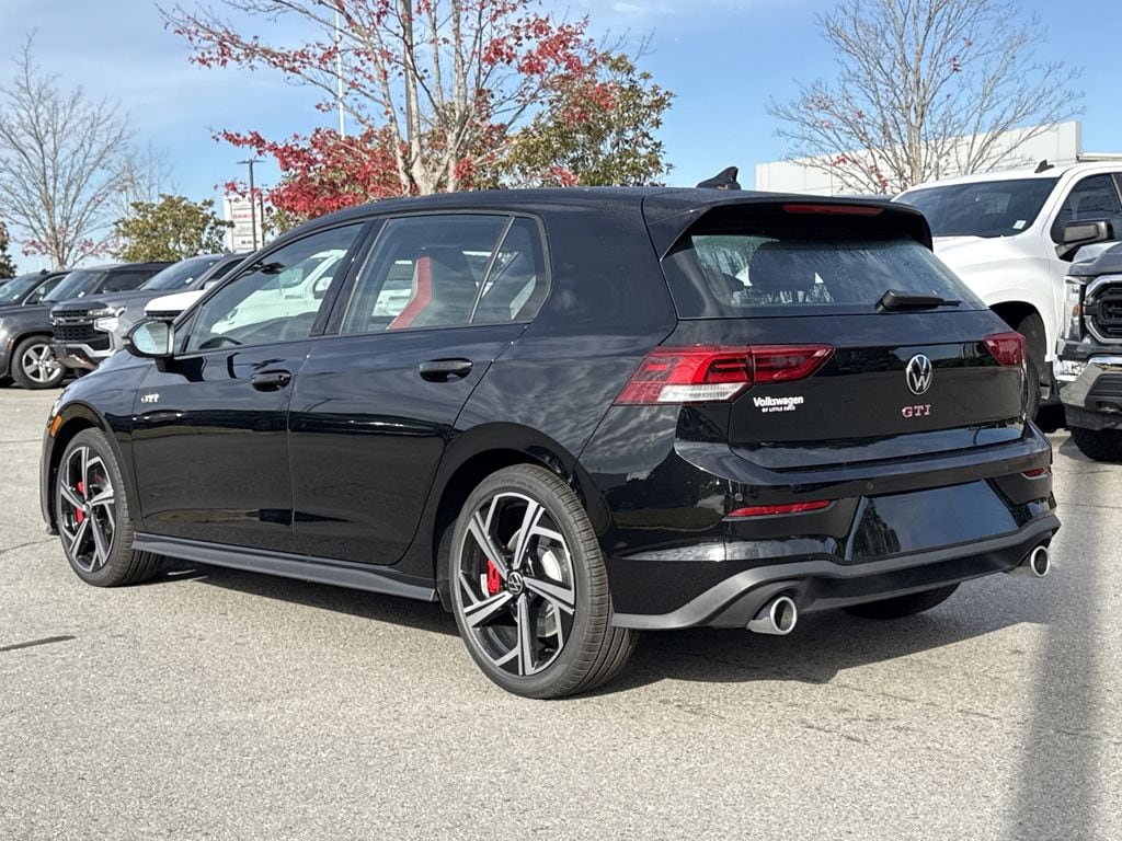 2026 Volkswagen Golf GTI SE - Photo 3