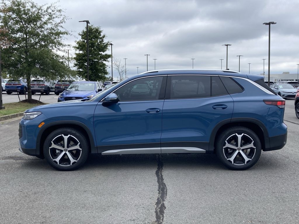 New 2025 Volkswagen Tiguan 2.0T SE SUV