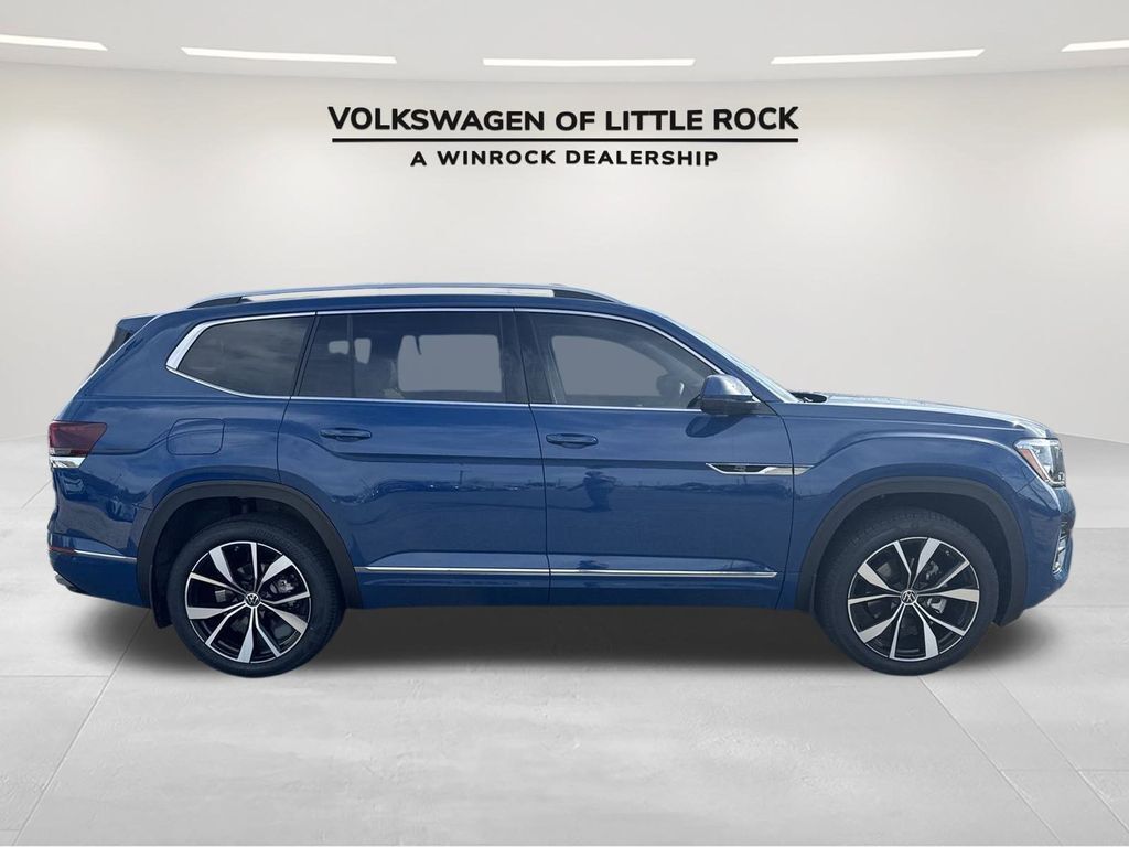 2025 Volkswagen Atlas SEL Premium R-Line photo 4