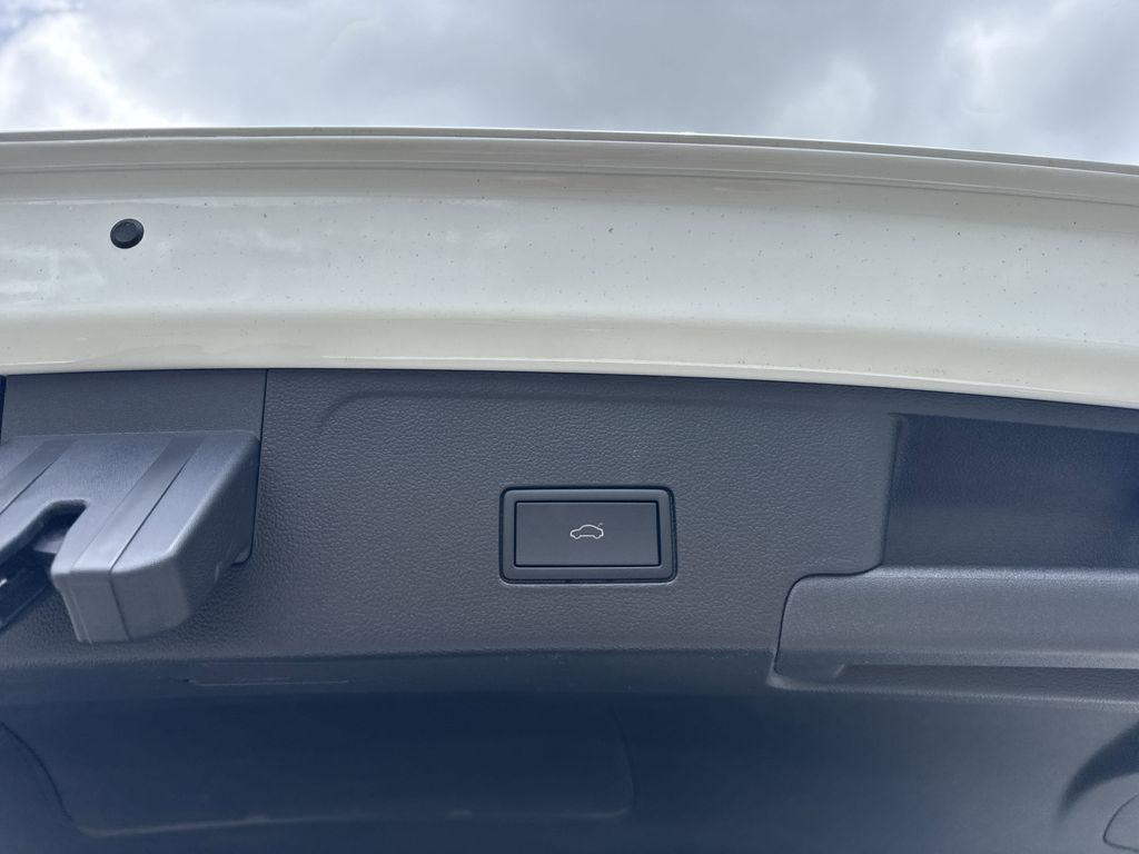 2025 Volkswagen Atlas Cross Sport SEL - Photo 16