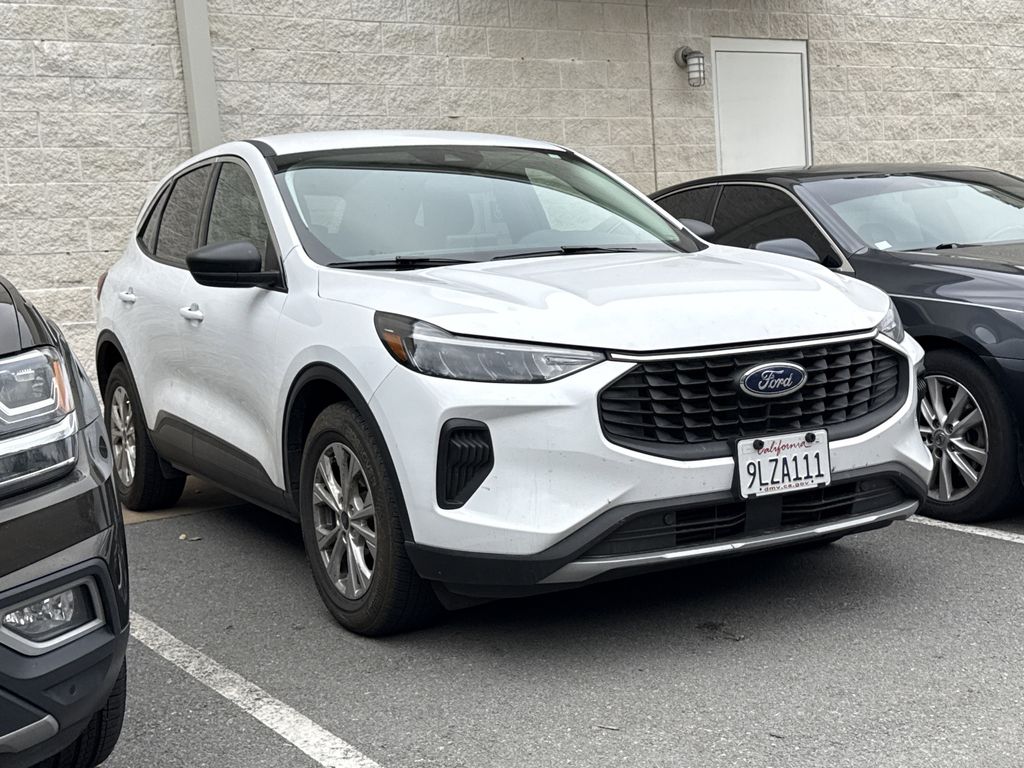 2024 Ford Escape Active's photo