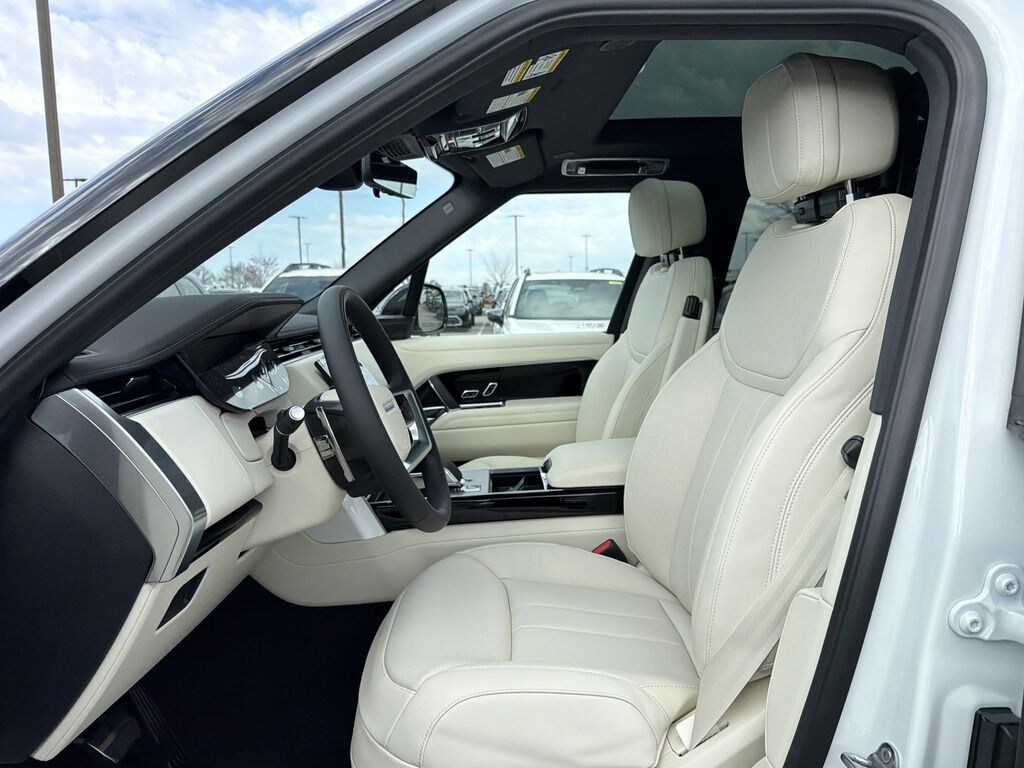 New 2026 Land Rover Range Rover SE SUV