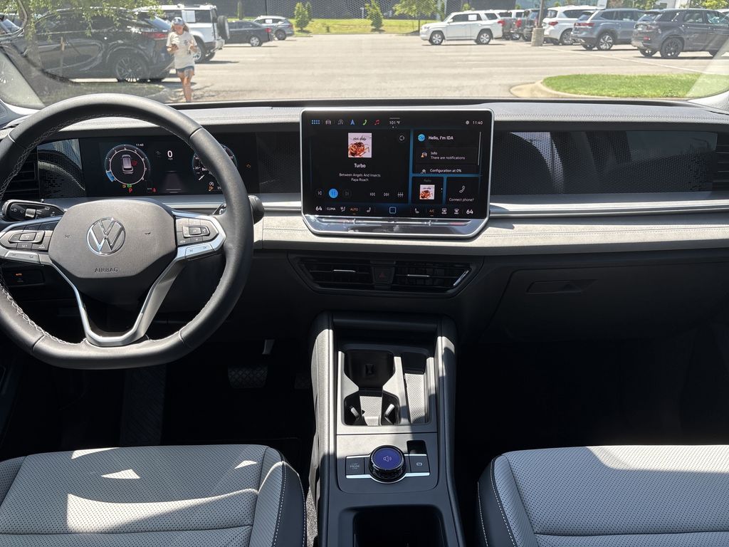 2025 Volkswagen Tiguan SE - Photo 23