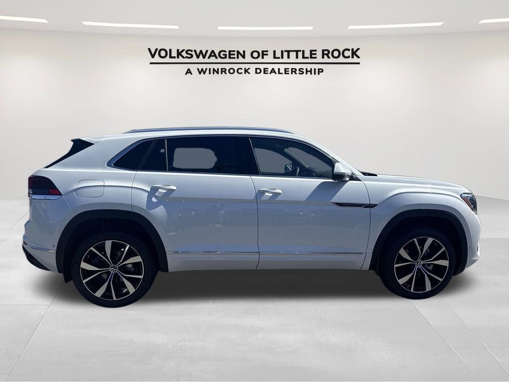 2025 Volkswagen Atlas Cross Sport SEL Premium R-Line photo 4