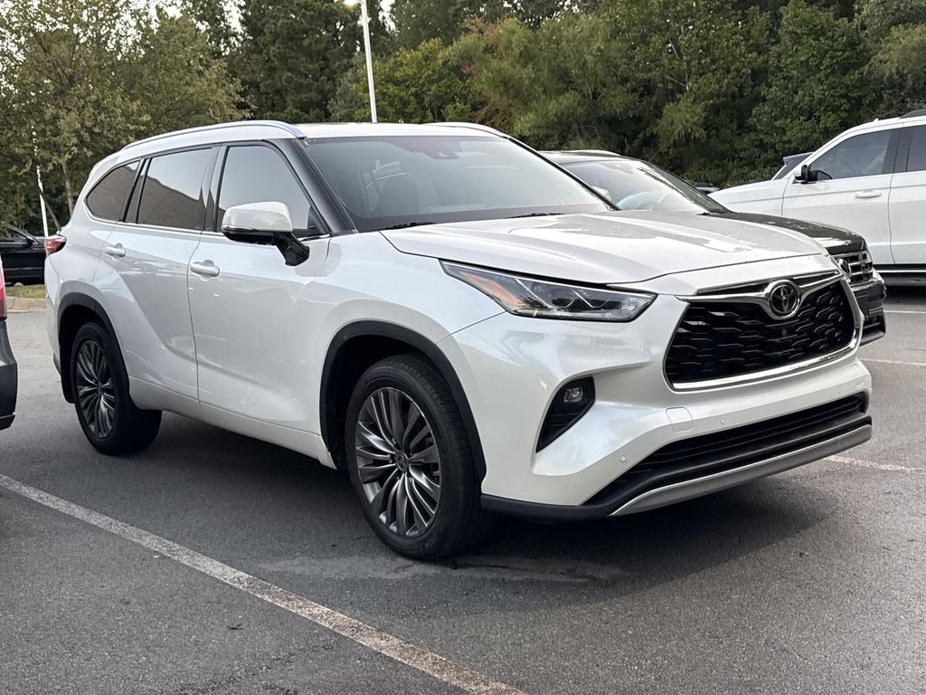 2021 Toyota Highlander Platinum photo 3
