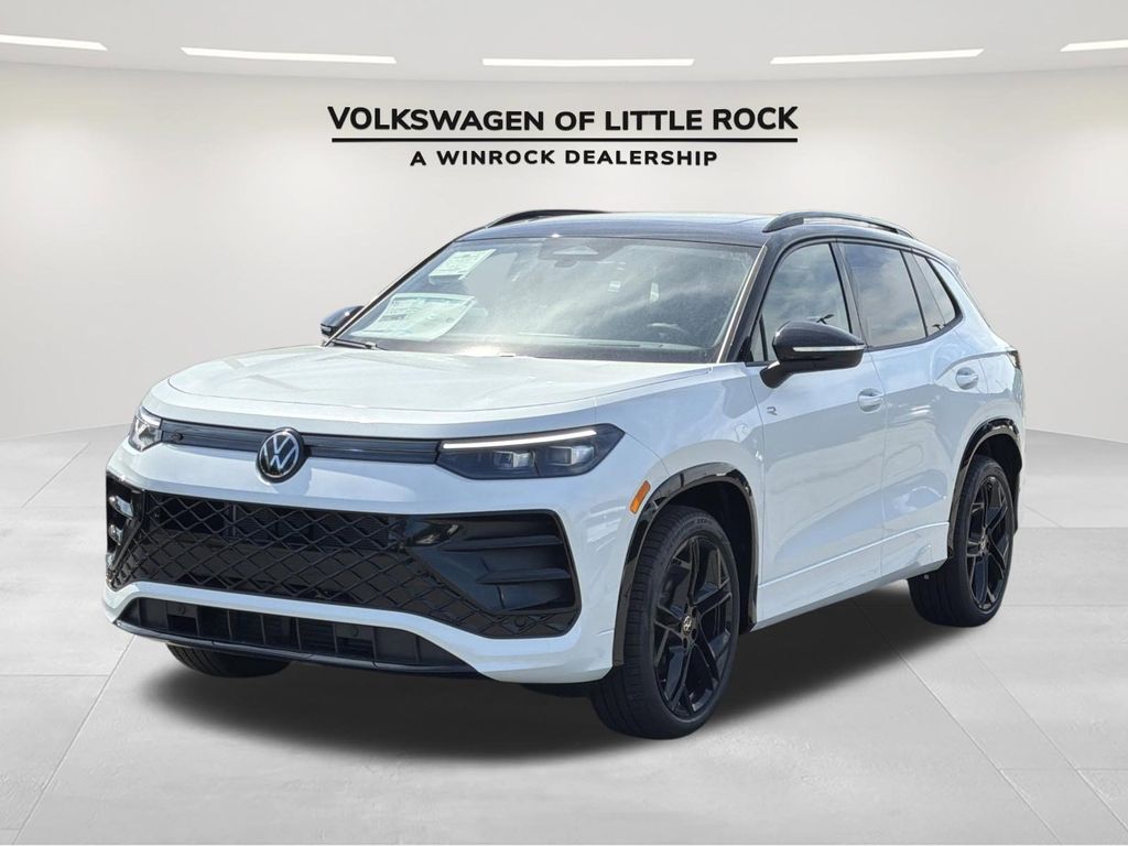 2026 Volkswagen Tiguan 2.0T SE R-Line Black's photo