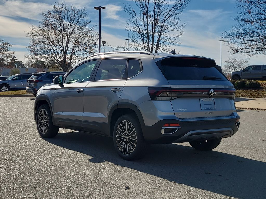 2026 Volkswagen Taos SE photo 3