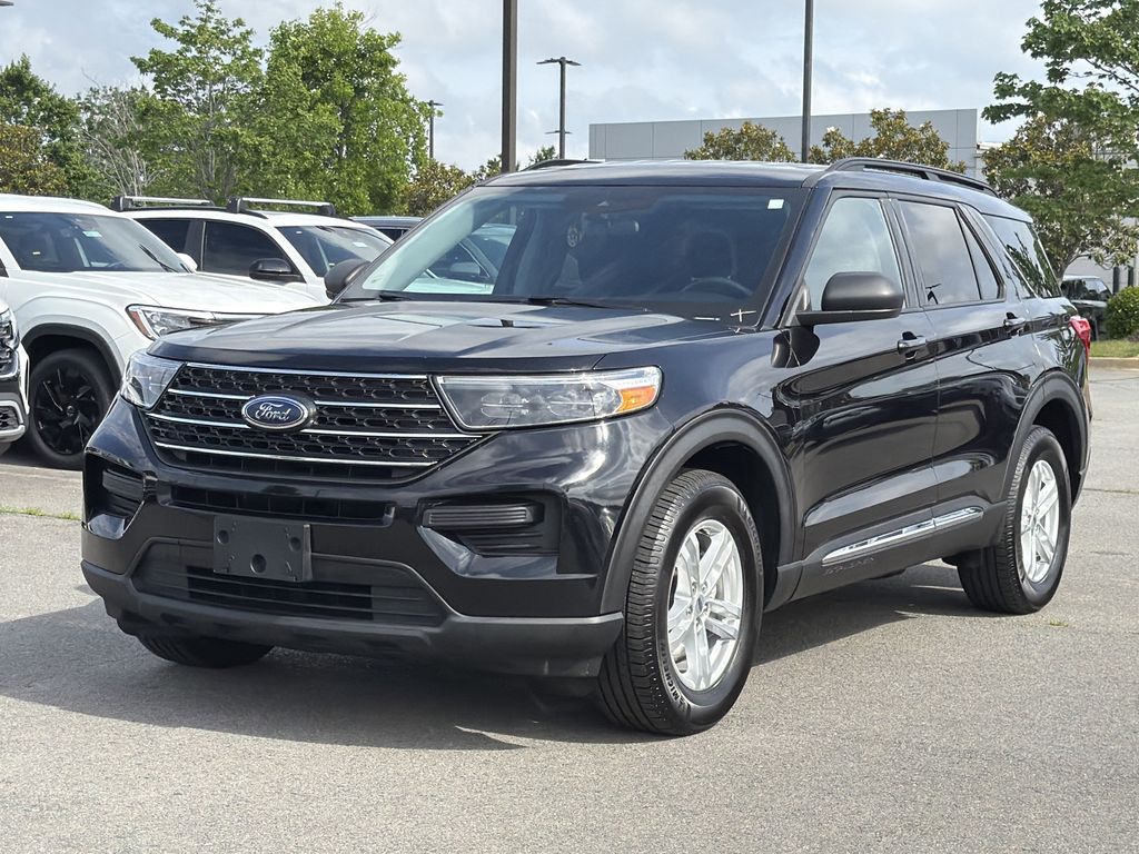 2023 Ford Explorer XLT 4WD's photo