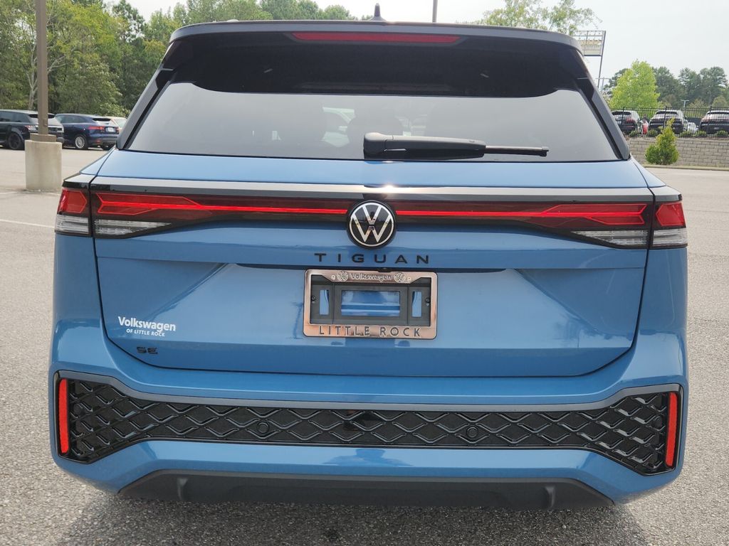 2025 Volkswagen Tiguan SE R-Line Black photo 2