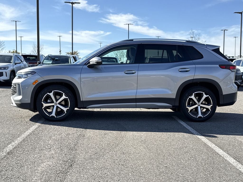 New 2026 Volkswagen Tiguan 2.0T SE SUV