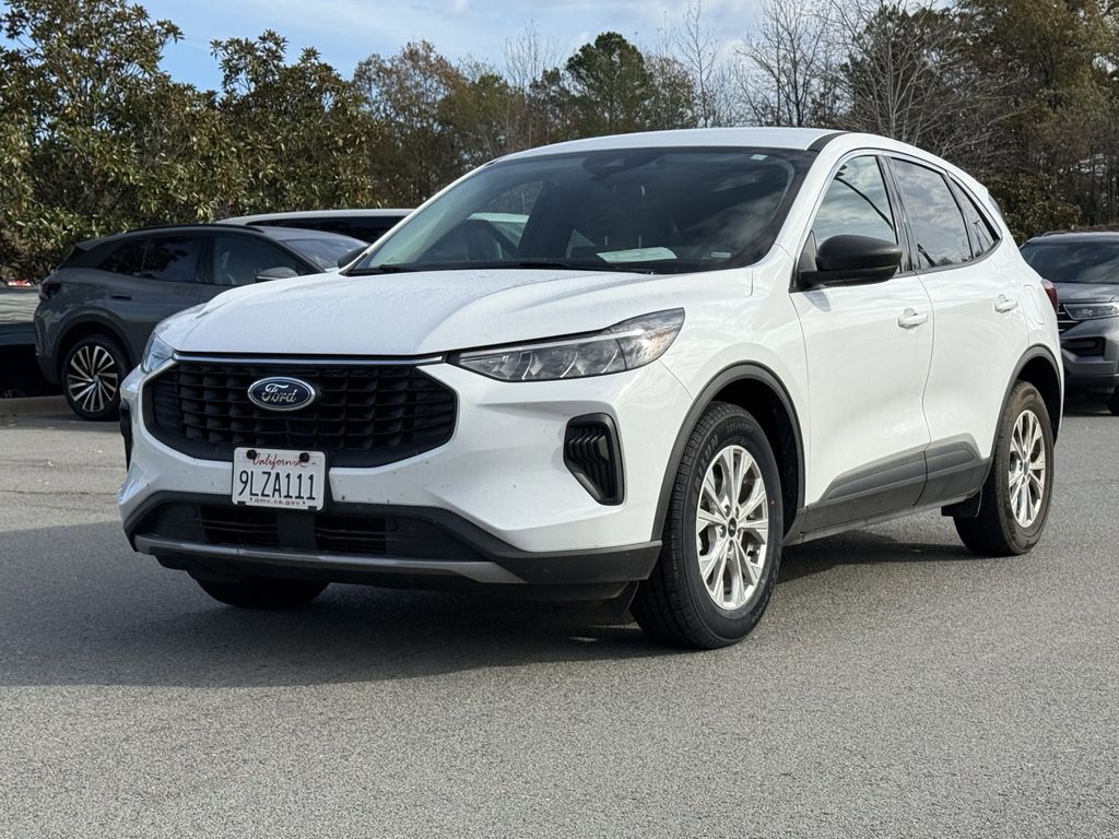 2024 Ford Escape Active's photo
