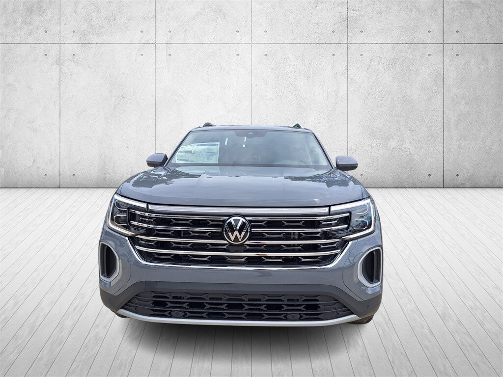 2025 Volkswagen Atlas SEL photo 2
