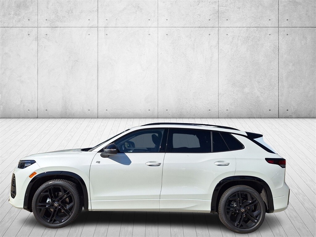 2026 Volkswagen Tiguan SE R-Line Black photo 2