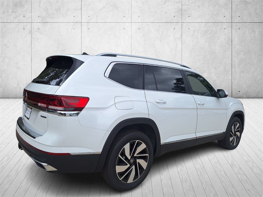 2025 Volkswagen Atlas SEL photo 4