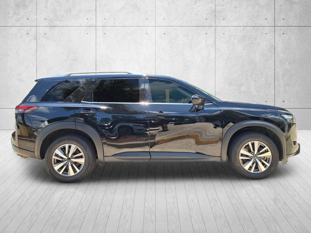 Used 2025 Nissan Pathfinder SL SUV