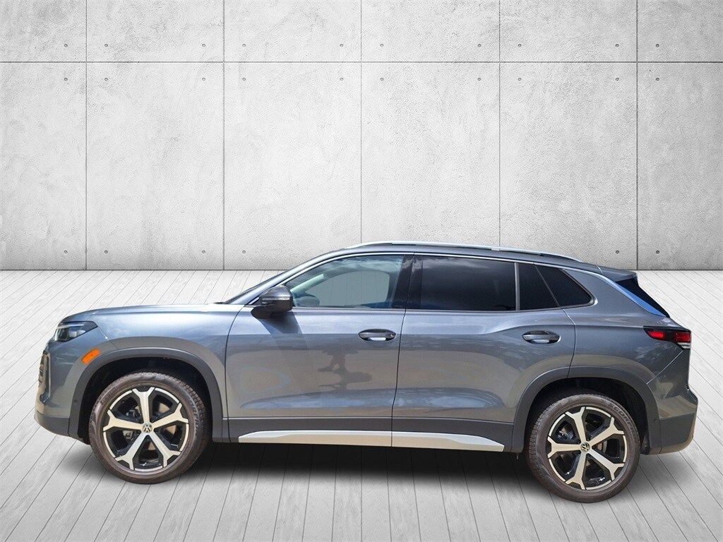 2025 Volkswagen Tiguan SE photo 2