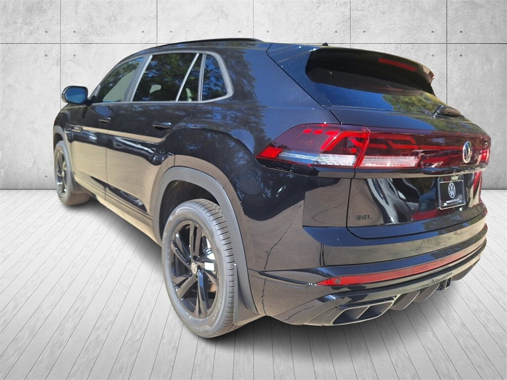 2026 Volkswagen Atlas Cross Sport SEL R-Line photo 3