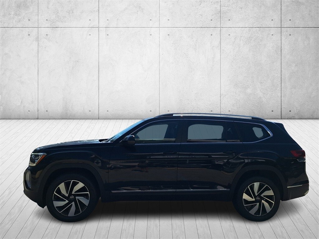 2025 Volkswagen Atlas SEL photo 2