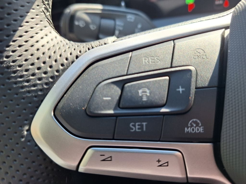 2026 Volkswagen Tiguan SE R-LINE BLACK - Photo 13