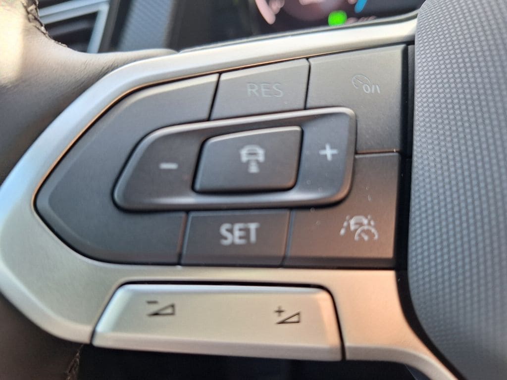 2026 Volkswagen Atlas Cross Sport SEL R-LINE - Photo 13