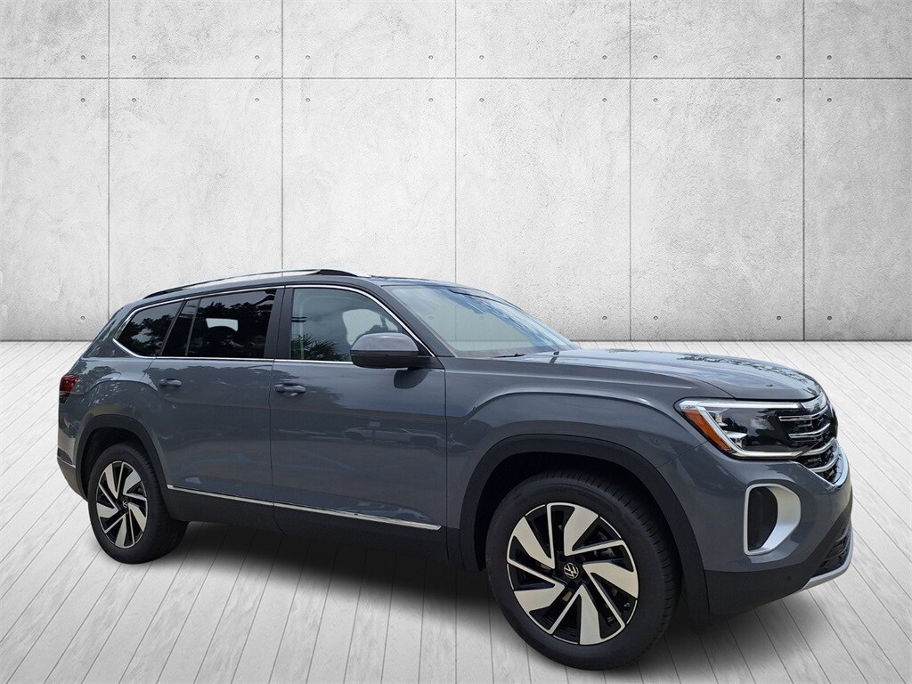 2025 Volkswagen Atlas SEL photo 3