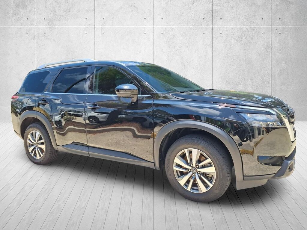 Used 2025 Nissan Pathfinder SL SUV