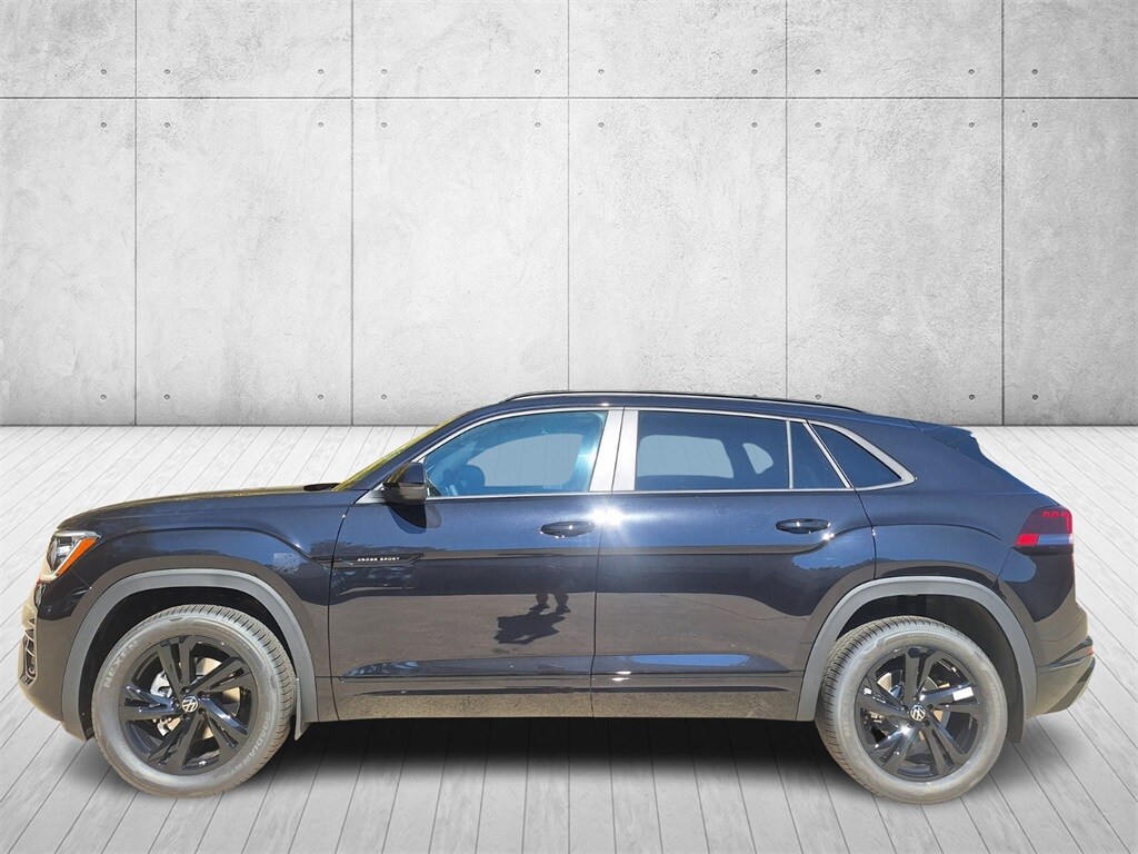 2026 Volkswagen Atlas Cross Sport SEL R-Line photo 2