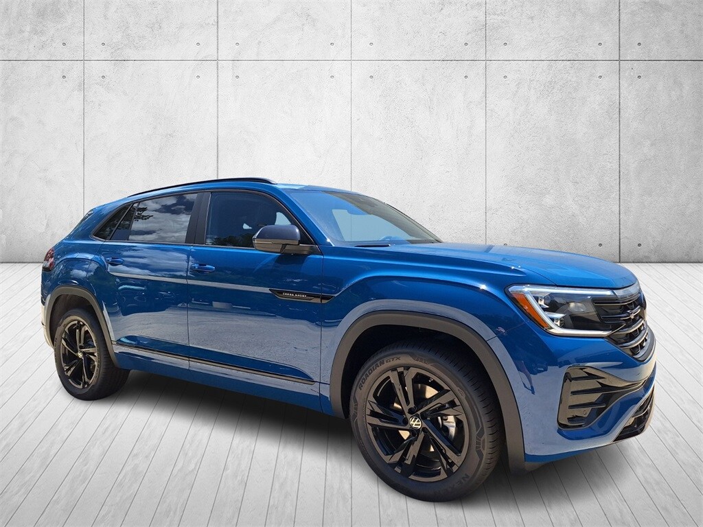 2025 Volkswagen Atlas Cross Sport SEL R-Line photo 3