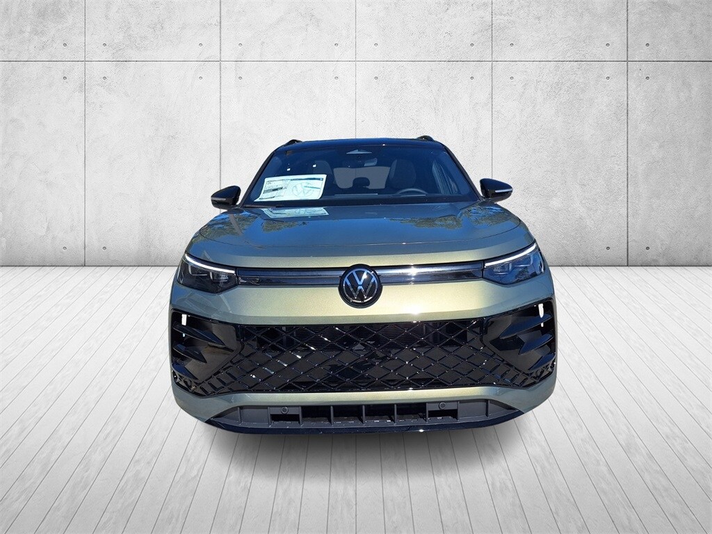 2026 Volkswagen Tiguan SE R-Line Black photo 2