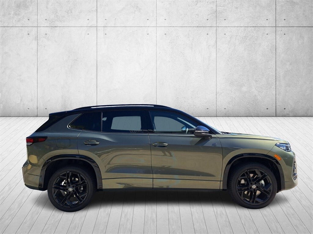 2026 Volkswagen Tiguan SE R-Line Black photo 4