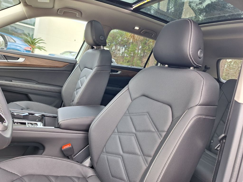 2026 Volkswagen Atlas SE w/Tech - Photo 11