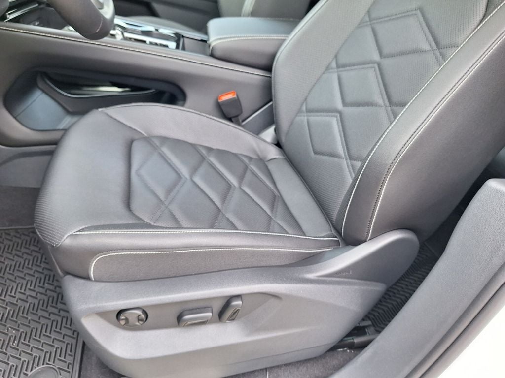 2026 Volkswagen Atlas SE w/Tech - Photo 10